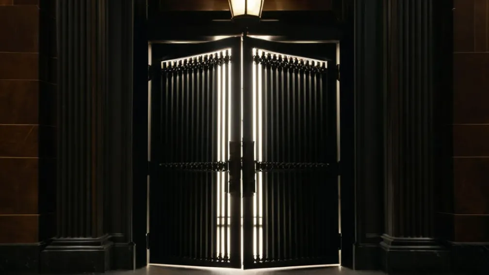 Николя Саркози освобожден: экс-президенту запрещено контактировать с Дарманеном