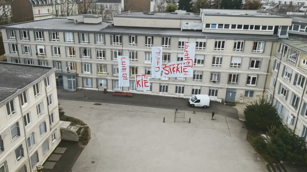 РЕПОРТАЖ. Забастовка в колледже Франции из-за насилия