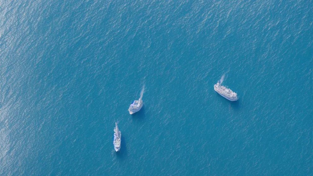 Поиски моряка, пропавшего в море по пути в Тулон