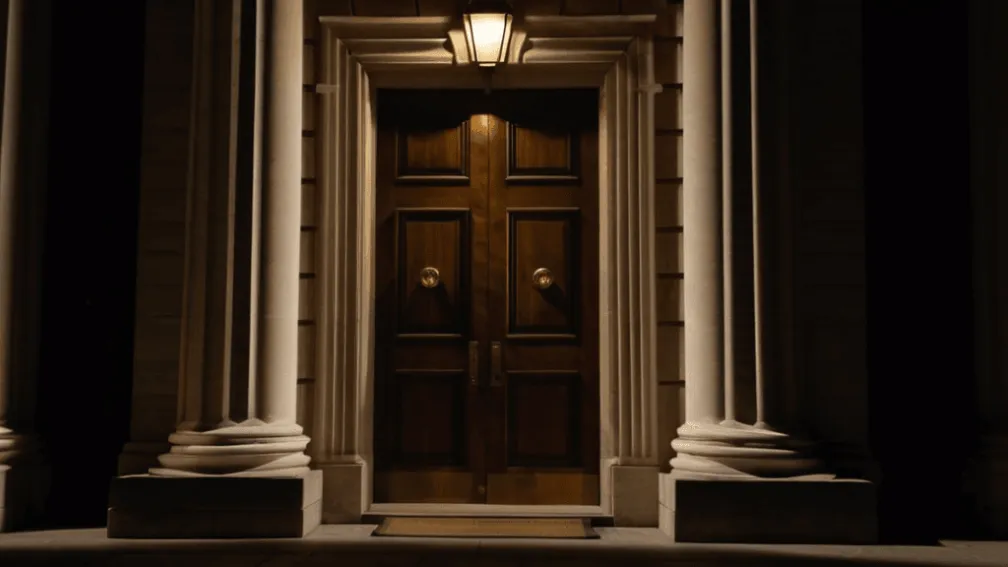 Министр Лекорню вернул скандального советника, несмотря на обвинения в сокрытии сексуального насилия