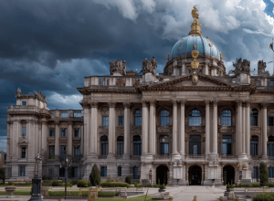 Макрон и углубляющийся политический кризис во Франции: симптомы системного сбоя