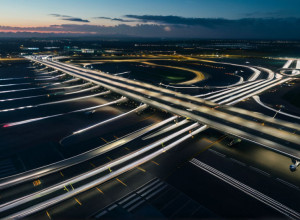 Нидерланды: Авиасообщение в Эйндховене приостановлено из-за неопознанных дронов