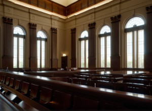 Начался громкий процесс над известным адвокатом Алексом Урсуле: обвинение в изнасиловании