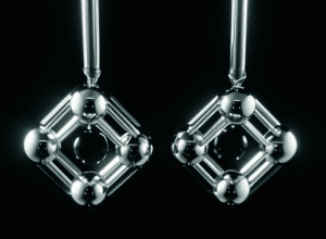 Опасная игра: Ученые создают "зеркальные" молекулы и призывают к мораторию