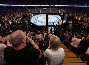 Дональд Трамп на UFC 314 в Майами: овации и внимание