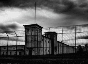 Нападение в Манчестере: в тюрьме один из авторов ранил трех надзирателей