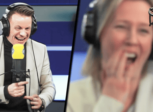 «Вы на волне проктолога FM»: Жюльен Курбе подвергся оскорблениям в прямом эфире от слушателя, истерический смех в студии