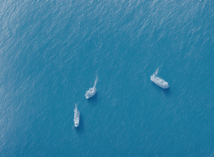 Поиски моряка, пропавшего в море по пути в Тулон