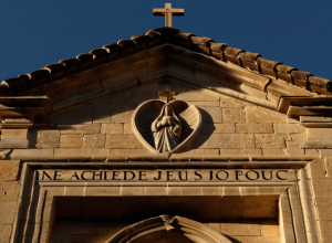 Тулонская епархия: Зеркало напряженности в Католической Церкви на примере традиционной процессии