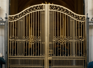 Скандальный митинг у дома Саркози: «Смерть журналистам, смерть судьям»