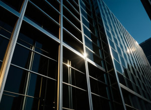 «Национальное объединение» во Франции: от защиты «малых людей» к поддержке миллиардеров?