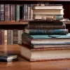 Влияние Винсента Боллоре: Новое направление издательства Fayard и культурная битва во французской книжной индустрии
